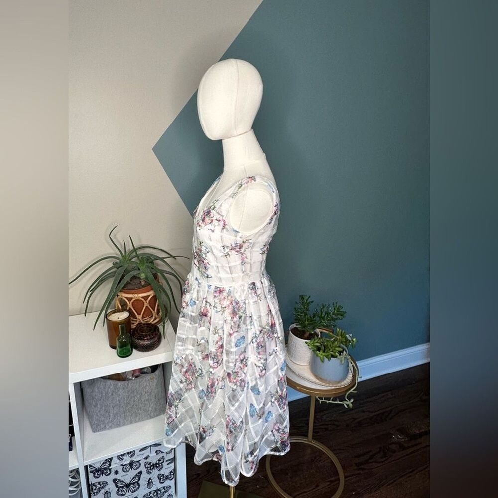 Maeve Anthropologie Floral Fit & Flare Dress Party Wedding Homecoming Size 8 - Picture 3 of 14